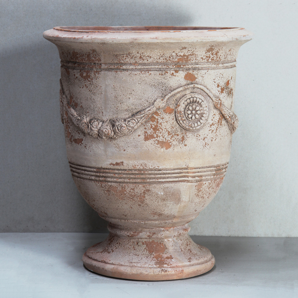 Trivoli Urn