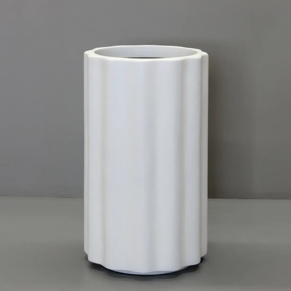 White Vattra Cylinder