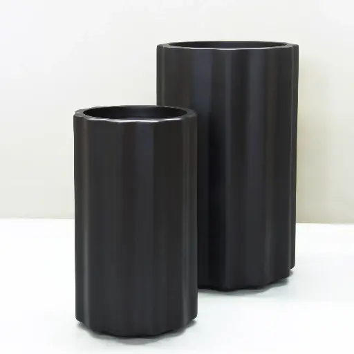 Black Vattra Cylinder